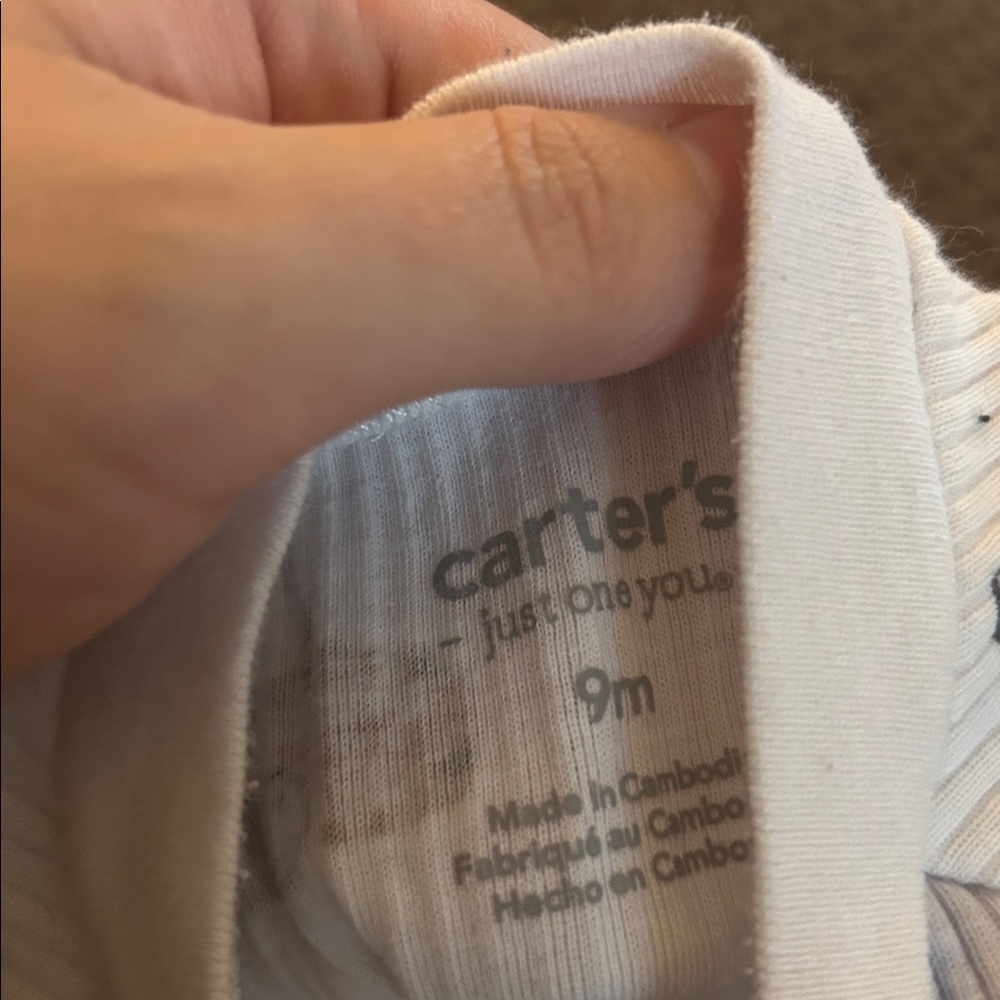 Carters 9M - Picture 3 of 4